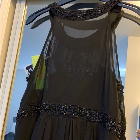 Elegant black gown - Picture 2 of 7